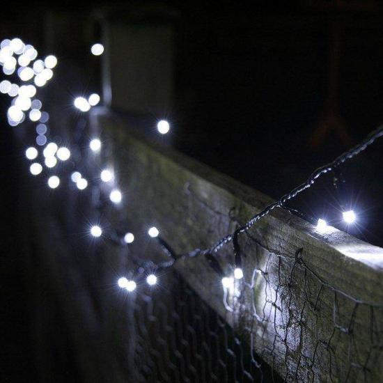 Instalatie de leduri cu incarcare solaraSolar Twist Lights